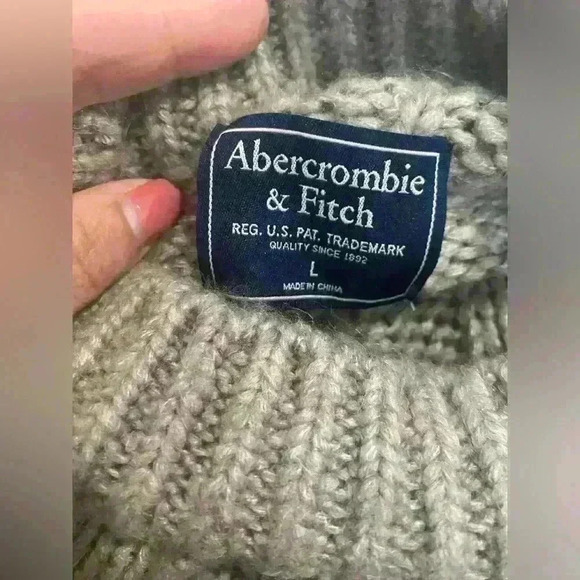 Abercrombie and fitch grey sweater women’s mock neck - Picture 4 of 9